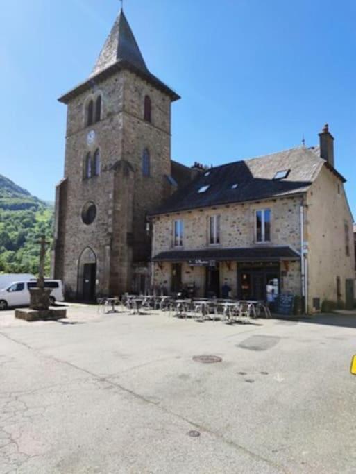 Maison Familiale Et Authentique Saint-Jacques-des-Blats 외부 사진