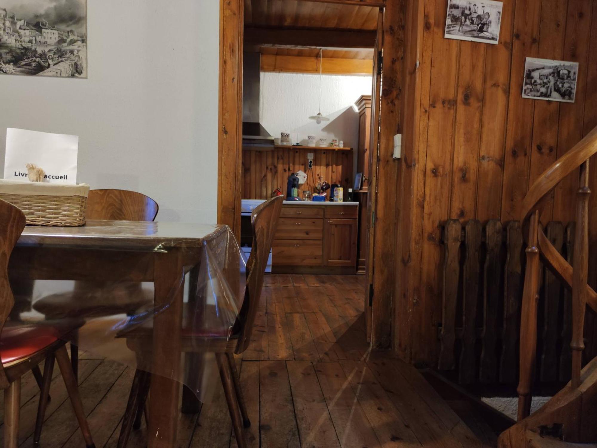 Maison Familiale Et Authentique Saint-Jacques-des-Blats 외부 사진